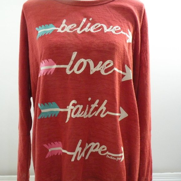 Southern Grace_M_used_red with writing "believe love faith hope"_long sleeve - Picture 2 of 6